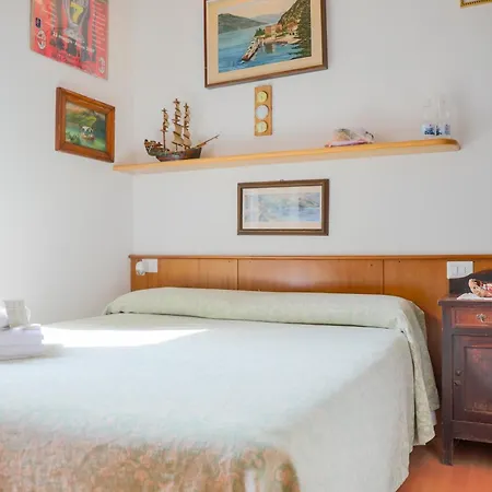 Lena Guest house *
